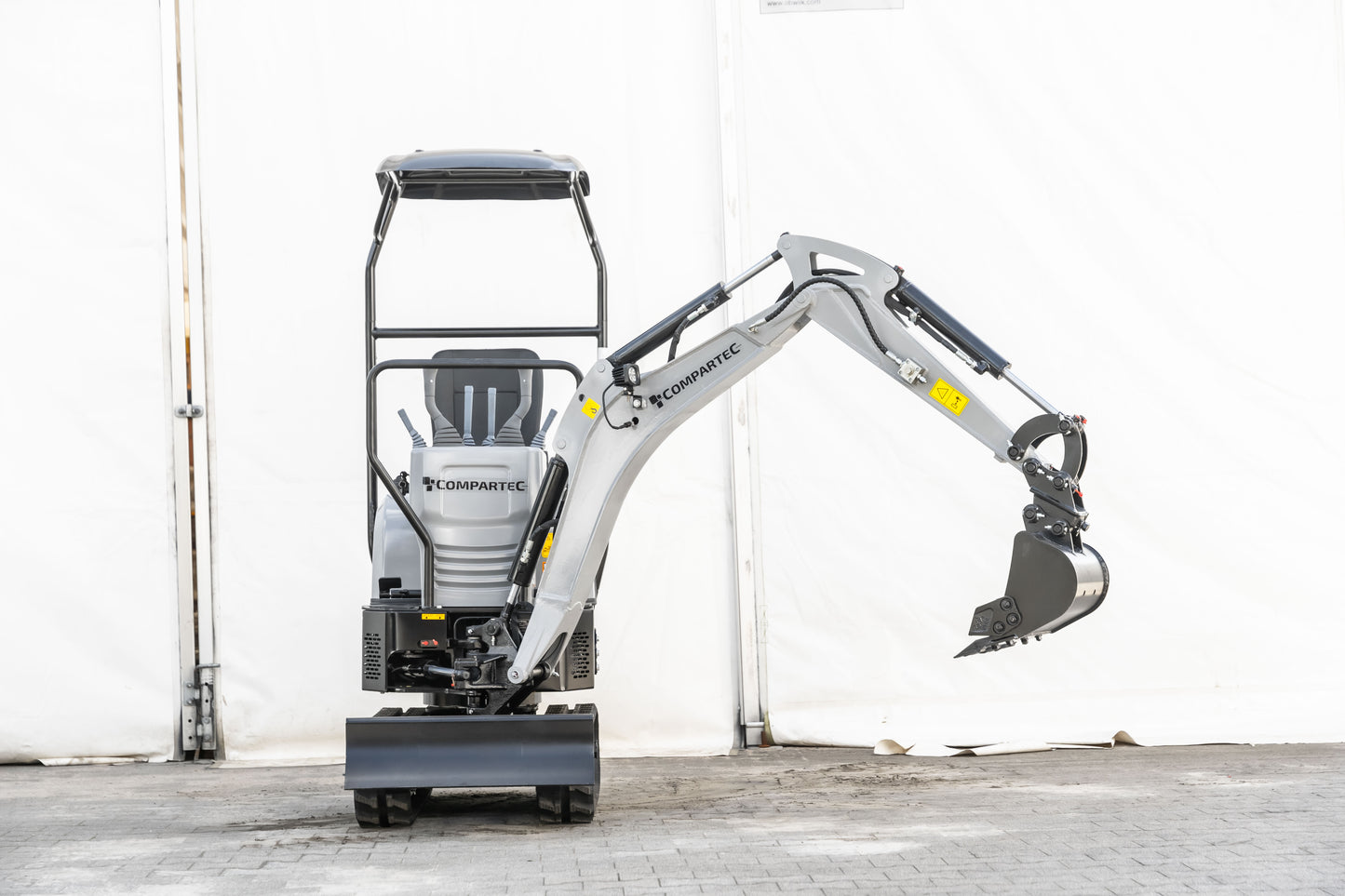 Bobmaster Plus diesel minigraver - 970 kg med drejearm og justerbar undervogn, inkl. skovlsæt