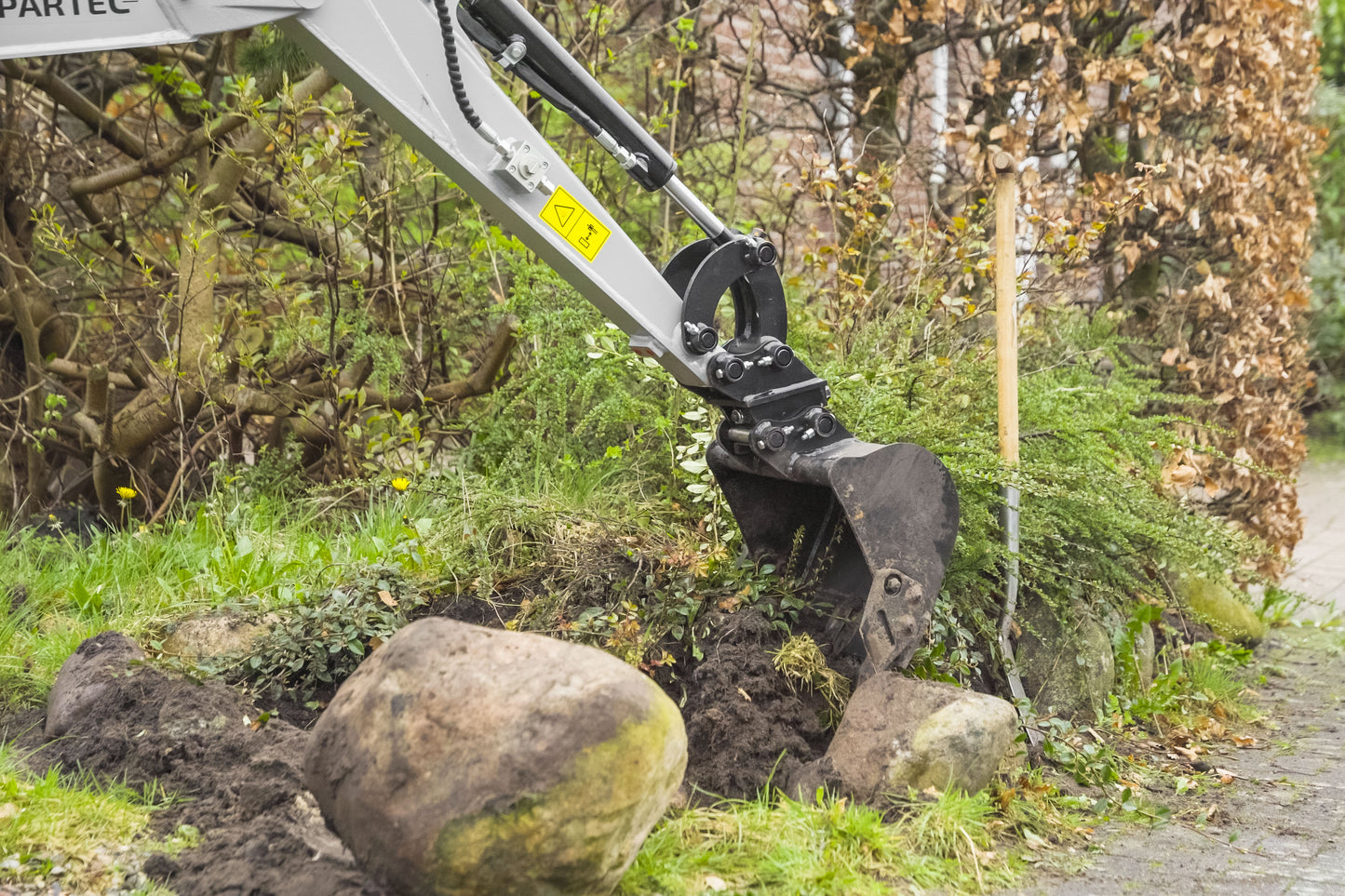 Bobmaster Plus diesel minigraver - 970 kg med drejearm og justerbar undervogn, inkl. skovlsæt