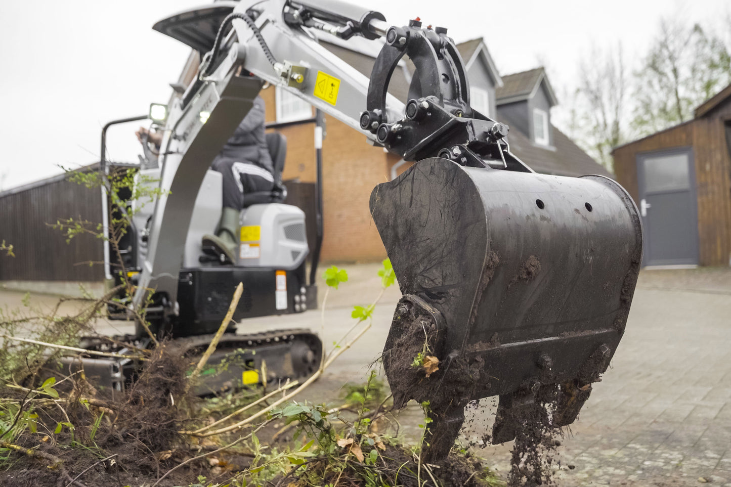 Bobmaster Plus diesel minigraver - 970 kg med drejearm og justerbar undervogn, inkl. skovlsæt