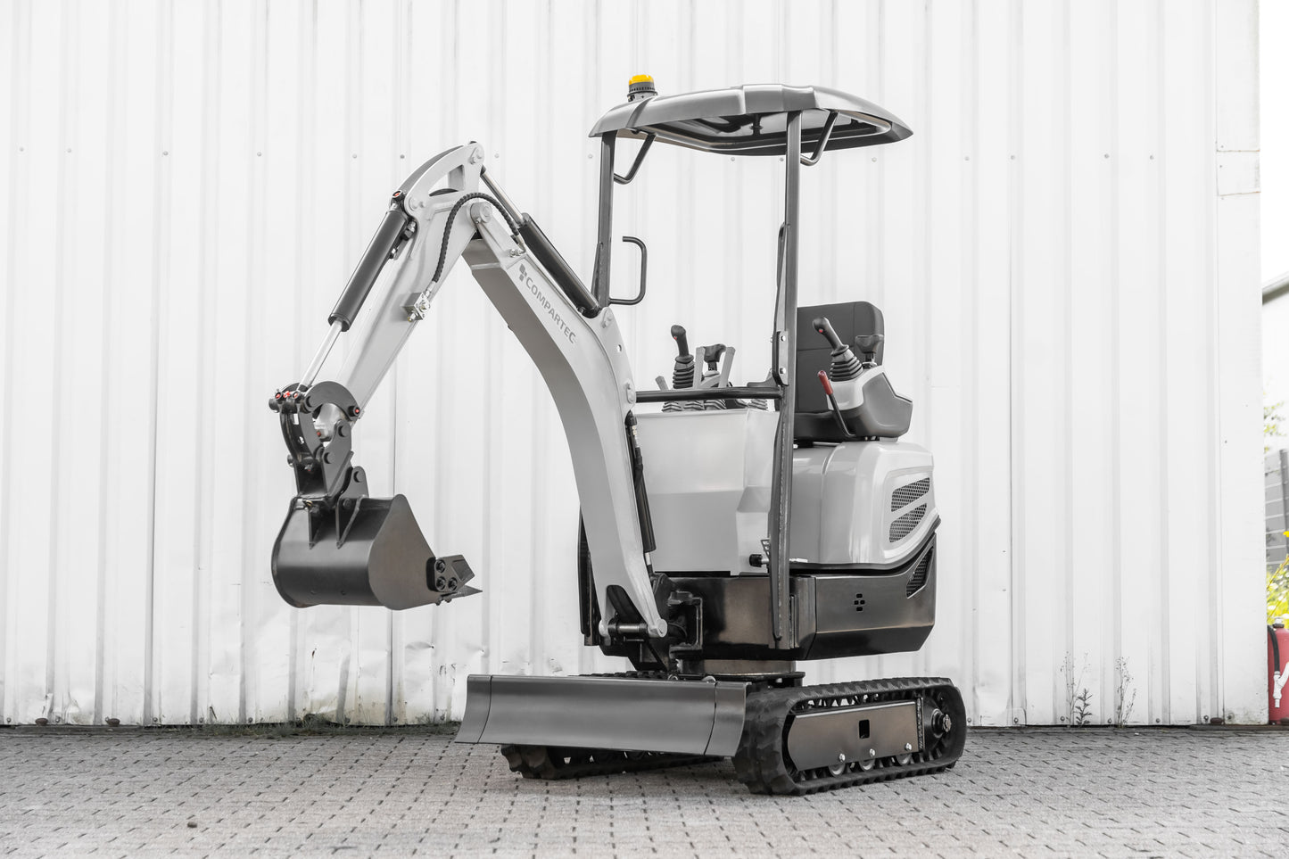 Bobmaster Yanmaster - 3-cylindret diesel Yanmar minigraver, 1200 kg, inkl. skovlsæt