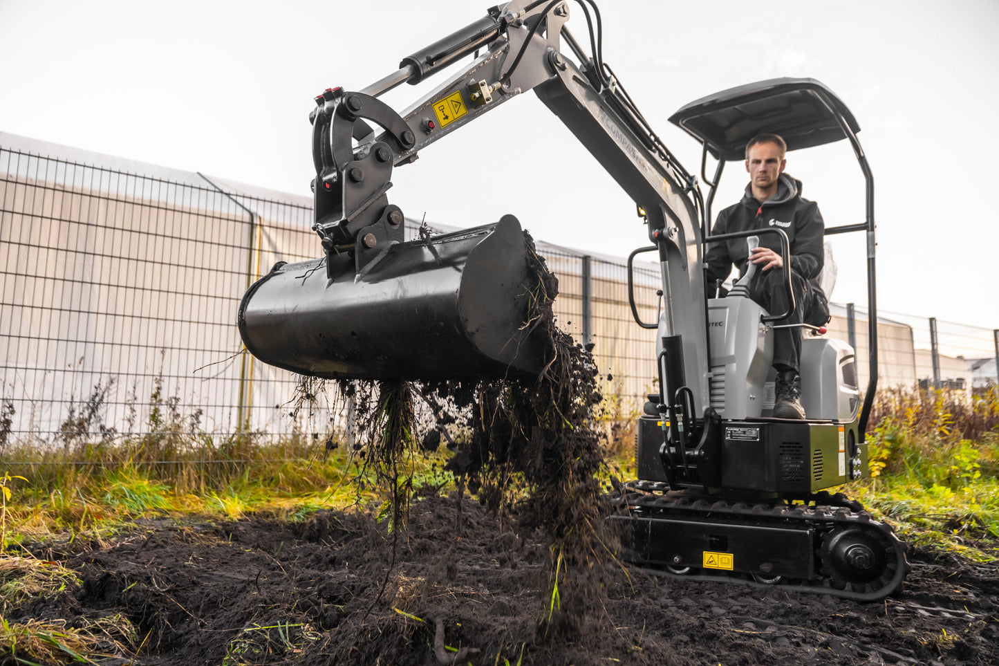 Bobmaster Basic diesel minigraver - 850 kg, inkl. skovlsæt