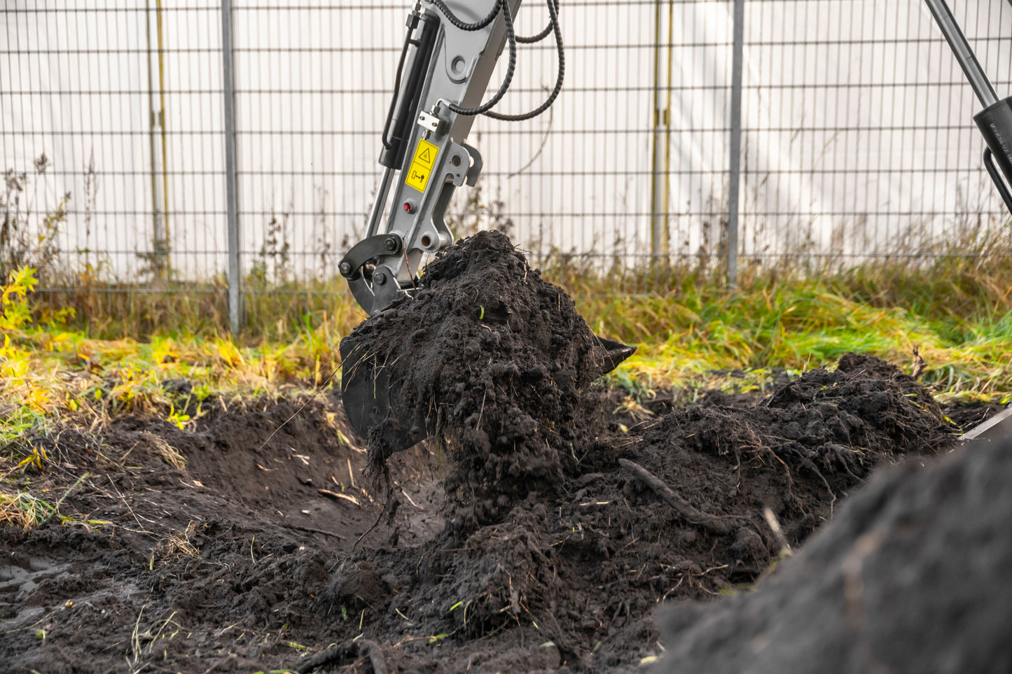 Bobmaster Pro diesel minigraver - 890 kg med drejearm, inkl. skovlsæt