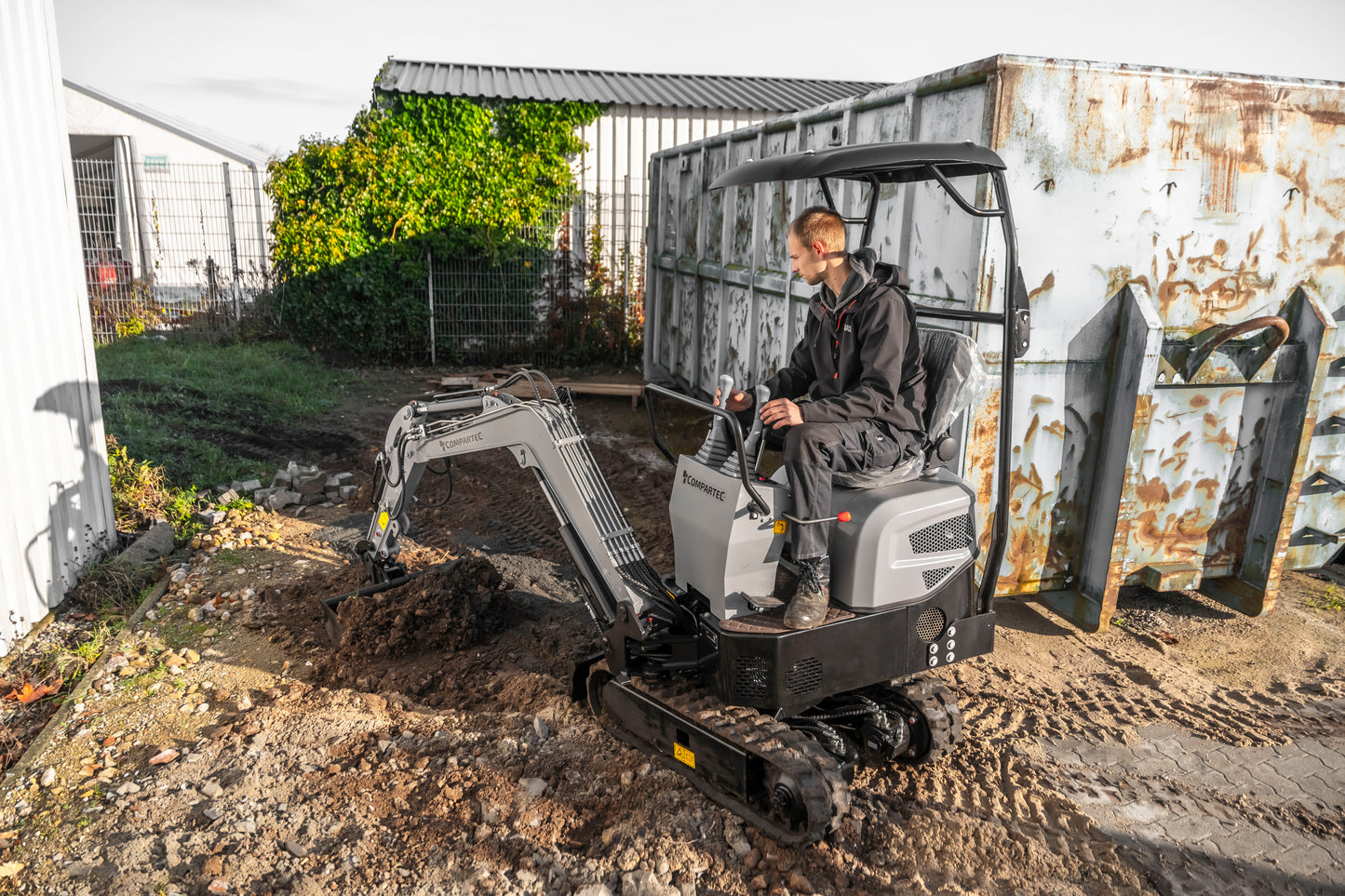 Bobmaster Pro diesel minigraver - 890 kg med drejearm, inkl. skovlsæt