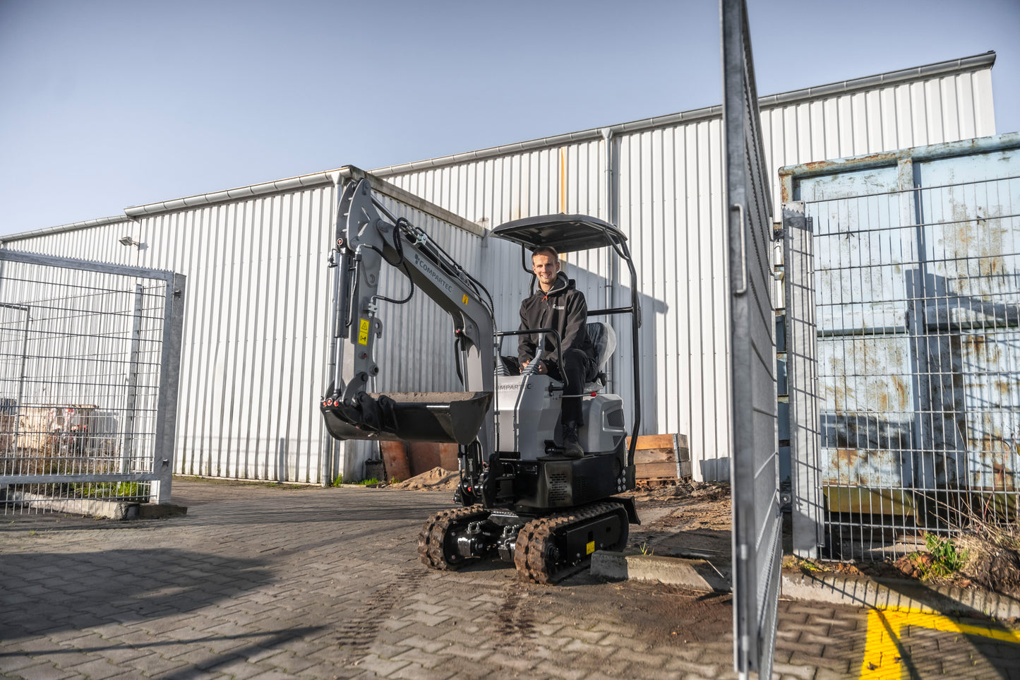 Bobmaster Pro diesel minigraver - 890 kg med drejearm, inkl. skovlsæt