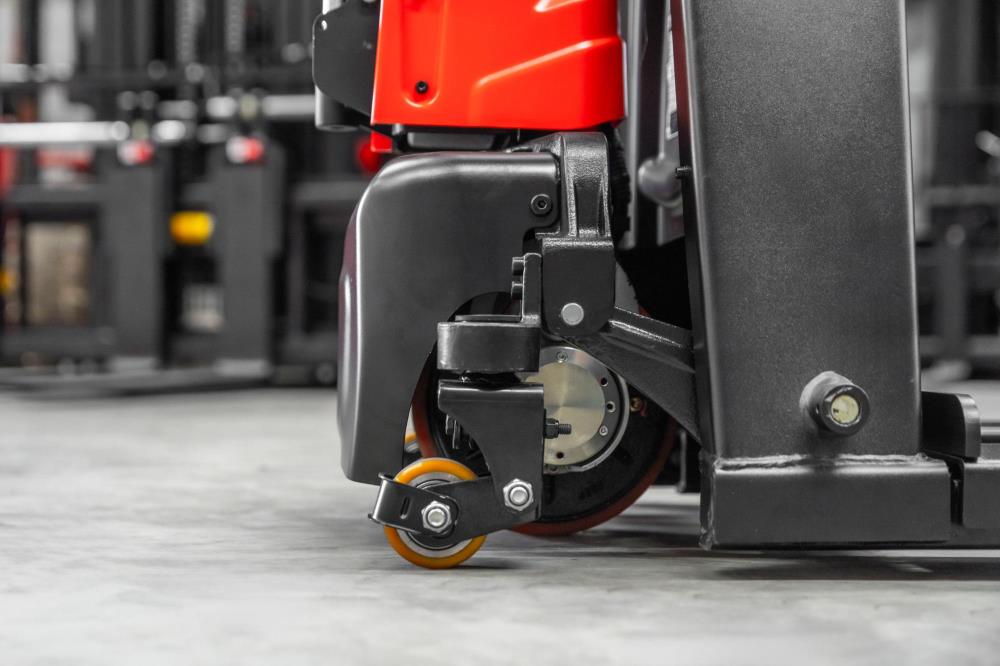 ForkLion PREMIUM El-palleløfter med vægt og støttehjul, 1500 kg kapacitet, inkl. batteri og oplader