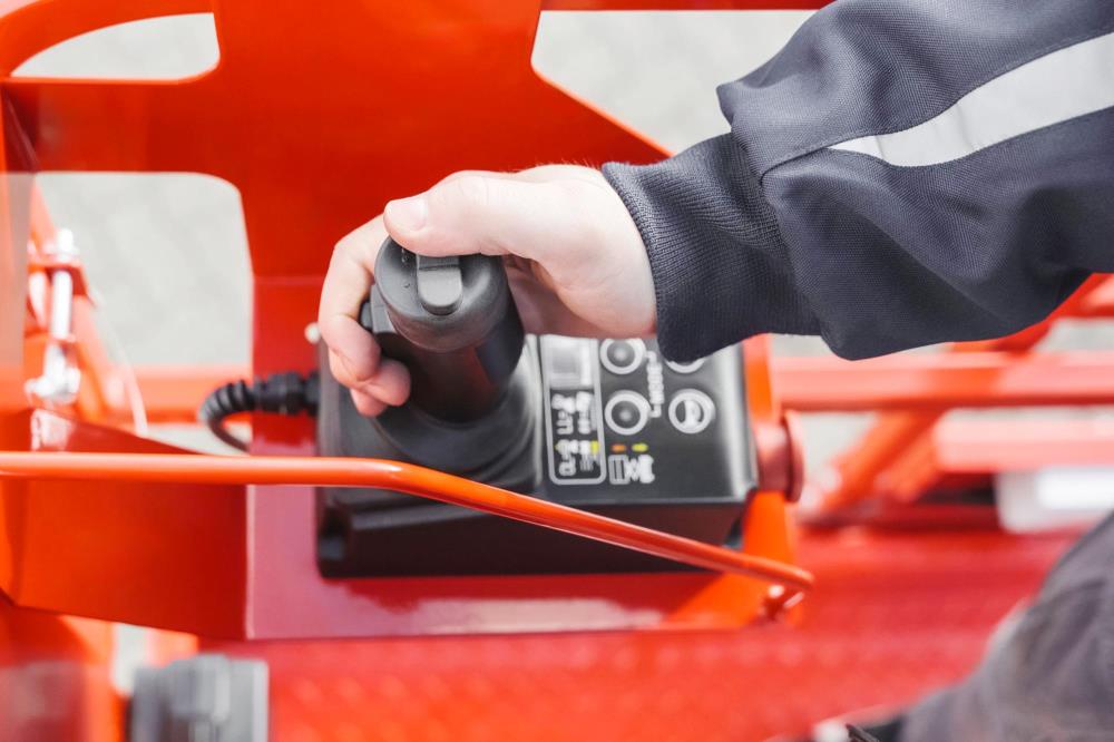 SlimLine Elektrisk Sakselift / Saxlift - arbejdshøjde op til 15,9 meter