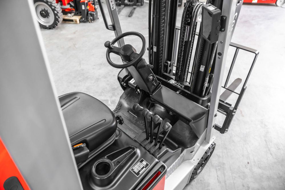 CSX18-3 – El gaffeltruck 3-hjulet, kapacitet 1800 kg, løftehøjde 4800 mm, Li-ion batteri