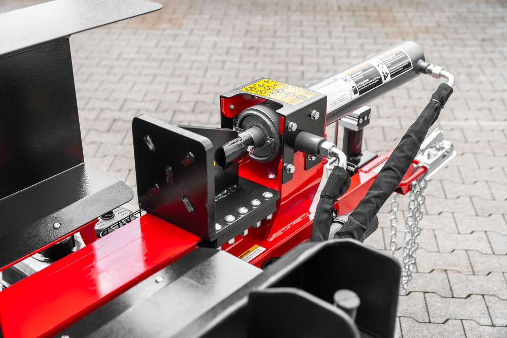 WoodMaster CWM22B – 22 ton benzin brændekløver (vandret)