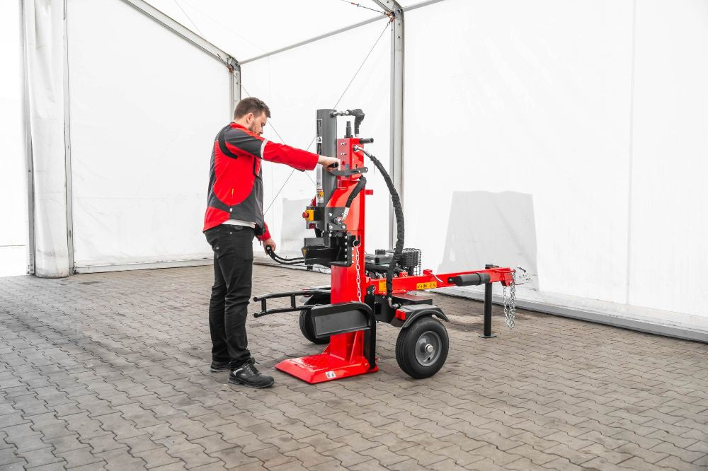 WoodMaster CWM35B – 35 ton benzin brændekløver (lodret)