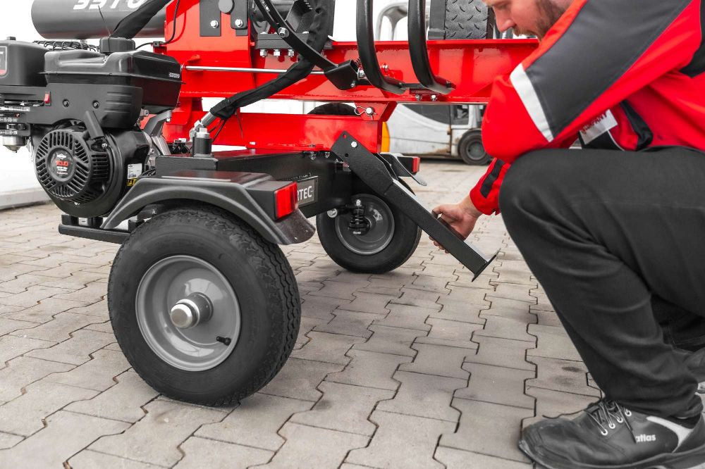 WoodMaster CWM35B – 35 ton benzin brændekløver (lodret)