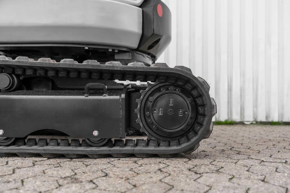 Bobmaster Ultimate diesel minigraver - 2680 kg med drejearm og joystick, inkl. skovlsæt