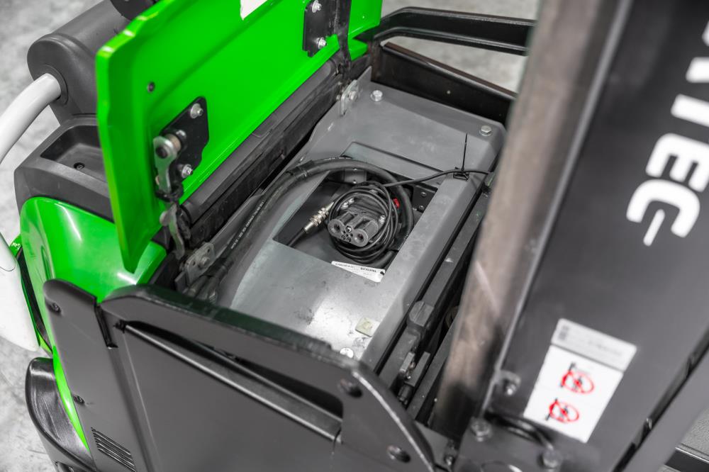 BRUGT: Cesab S316L Elektrisk Stabler med initialløft - 1600 kg kapacitet, løftehøjde 5400 mm