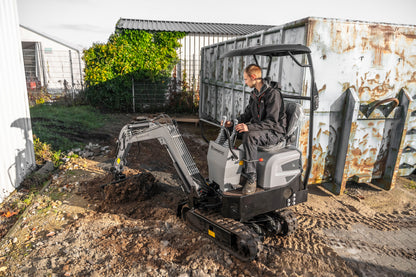 Bobmaster Pro diesel minigraver - 890 kg med drejearm, inkl. skovlsæt