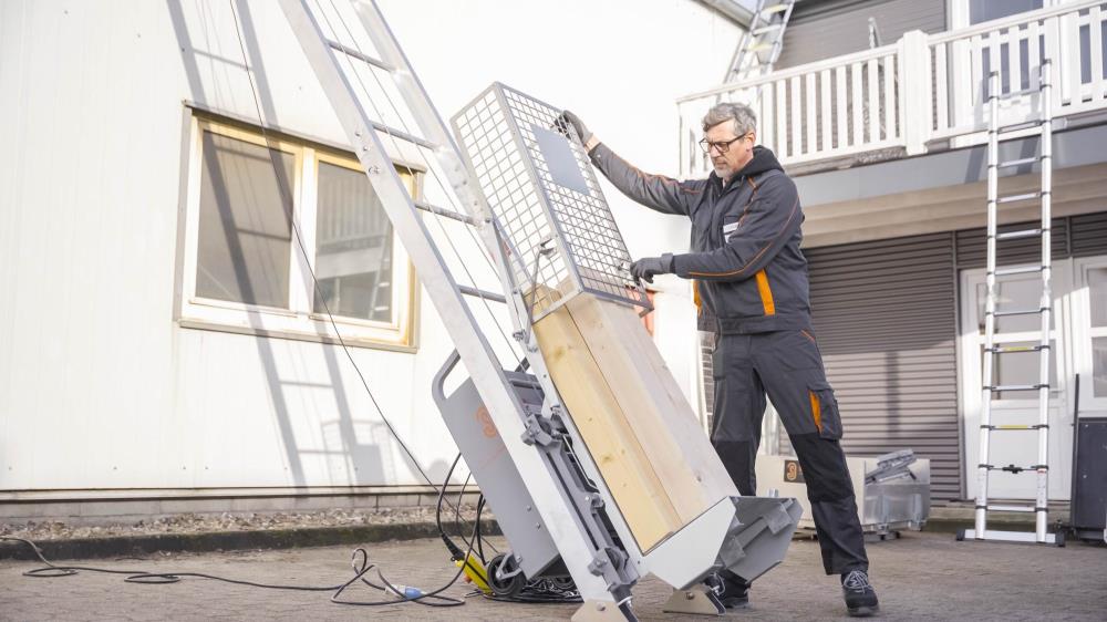 RoofClimber materialelift – Effektiv materialetransport op til 21 meter