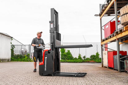 CS12i Elektrisk Stabler med initialløft - 1200 kg kapacitet, løftehøjde op til 3300 mm