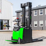 BRUGT: Cesab S316L Elektrisk Stabler med initialløft - 1600 kg kapacitet, løftehøjde 5400 mm