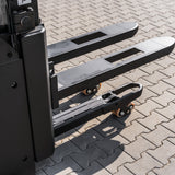 BRUGT: Cesab S316L Elektrisk Stabler med initialløft - 1600 kg kapacitet, løftehøjde 5400 mm