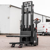 CS12i Elektrisk Stabler med initialløft - 1200 kg kapacitet, løftehøjde op til 3300 mm