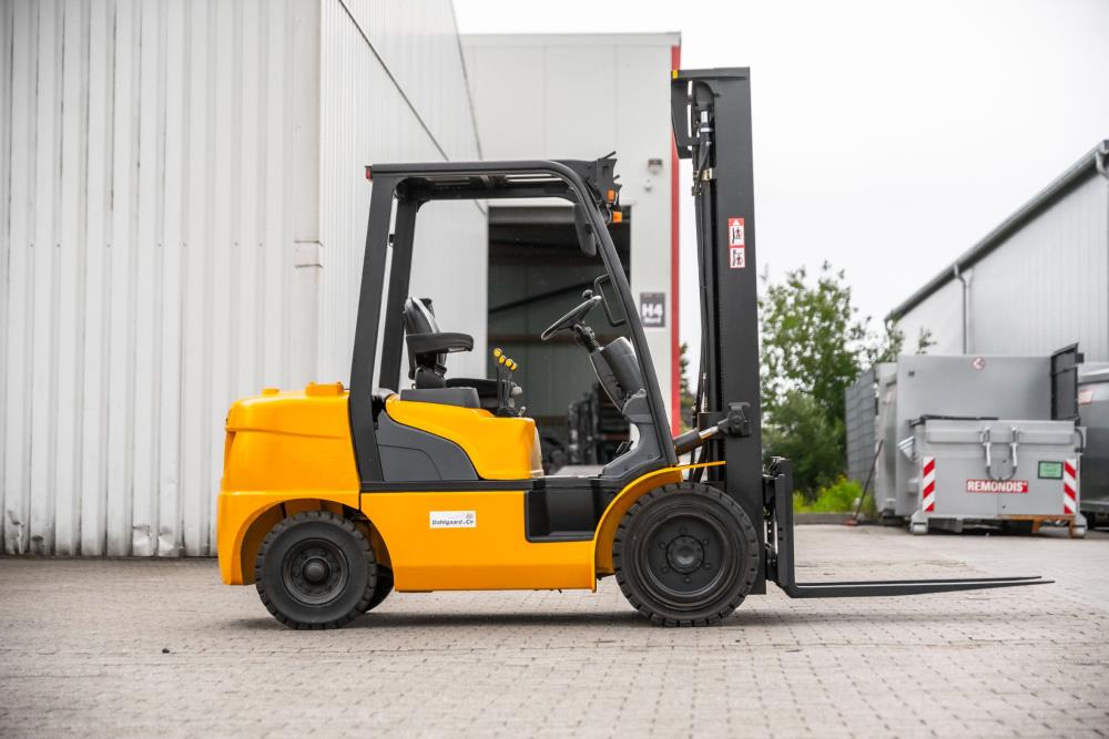 Hyundai 30D-7 diesel-gaffeltruck - 3000 kg, 4000 mm - brugt - billede 2