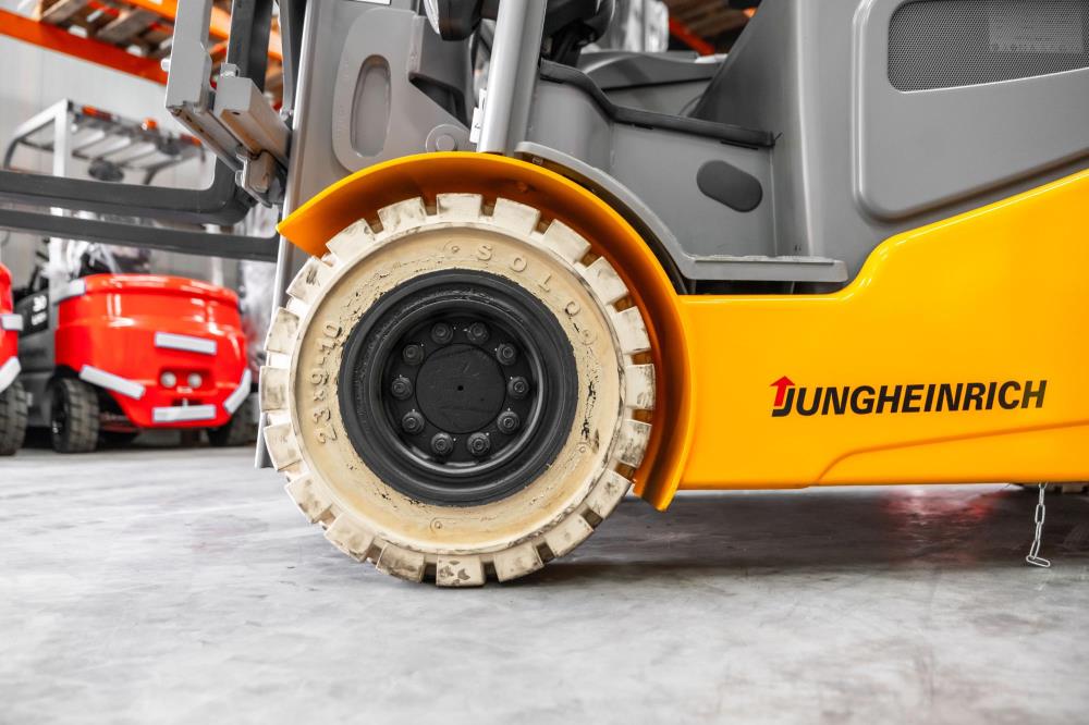 Jungheinrich EFG 425 k el-gaffeltruck - 2500 kg, 4700 mm - brugt - billede 4