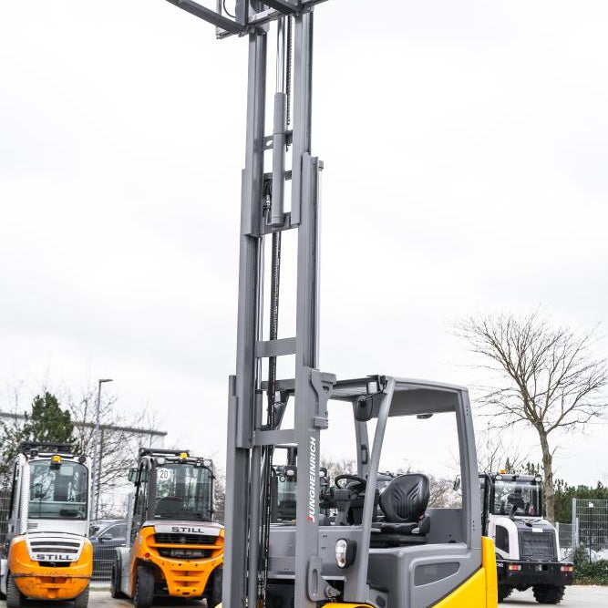 Jungheinrich EFG 425 k el-gaffeltruck - 2500 kg, 4700 mm, årg. 2015 - brugt, billede 2