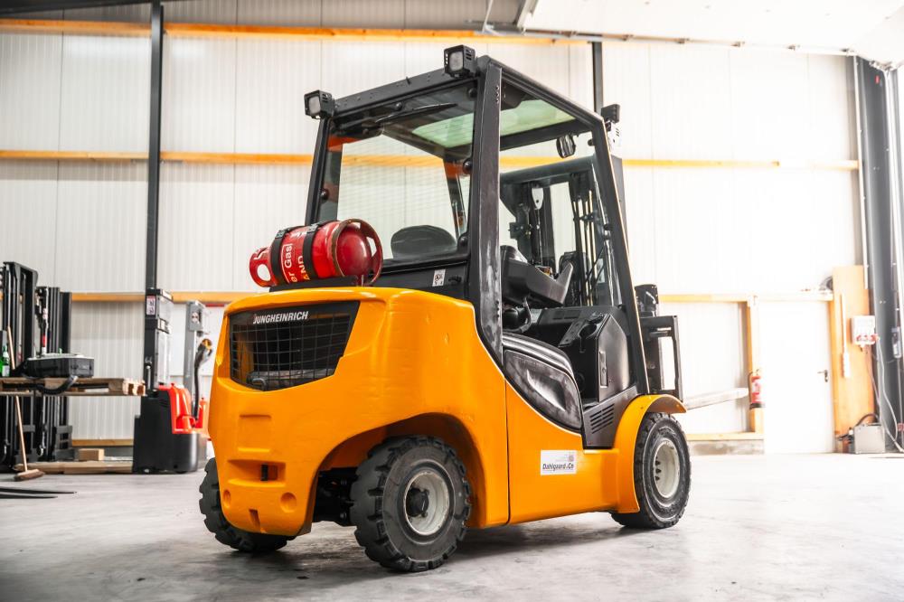Jungheinrich TFG 430S gas/LPG-gaffeltruck - 3000 kg, 4400 mm - brugt - billede 2