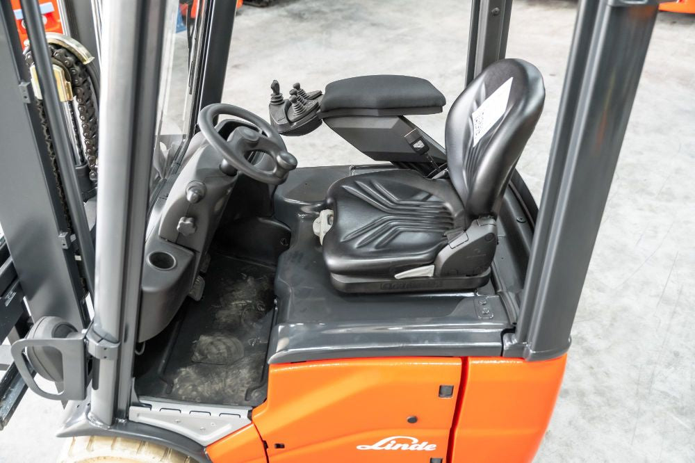Linde E 12-02 el-gaffeltruck - 1200 kg, 2945 mm - brugt, billede 4