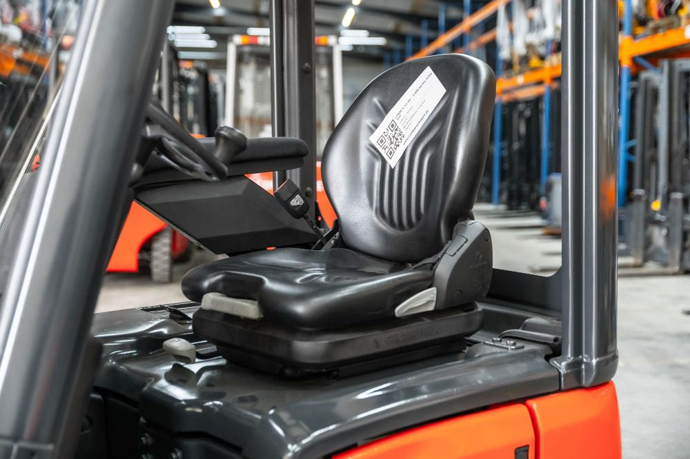 Linde E 12-02 el-gaffeltruck - 1200 kg, 2945 mm - brugt, billede 5