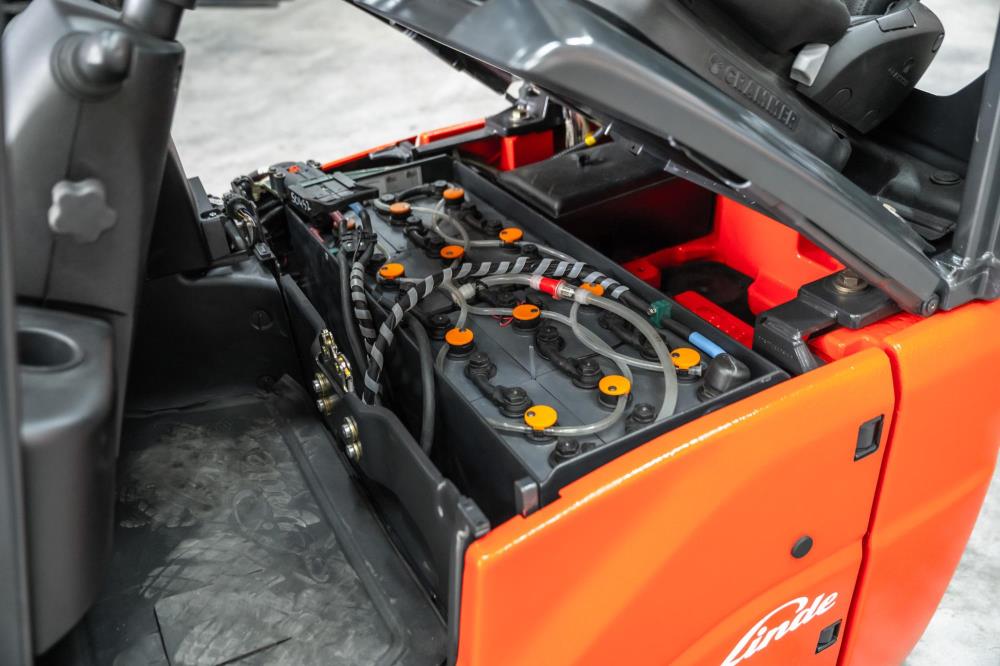 Linde E 12-01 el-gaffeltruck - 1200 kg, 3150 mm - brugt - billede 4