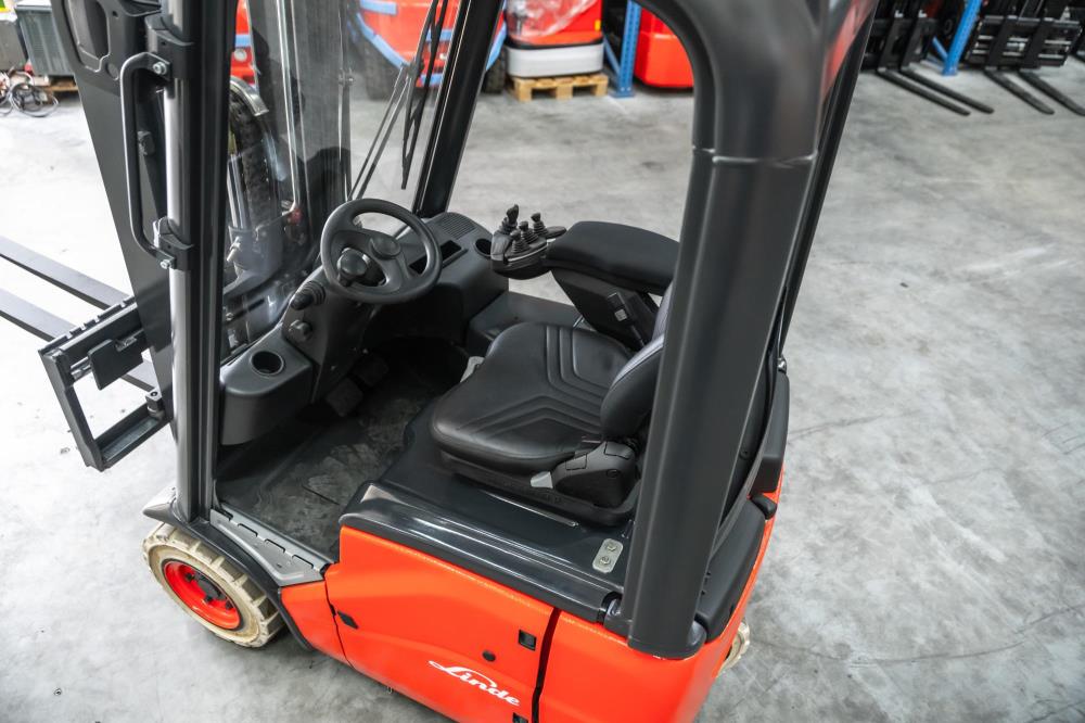 Linde E 12-01 el-gaffeltruck - 1200 kg, 3150 mm - brugt - billede 5