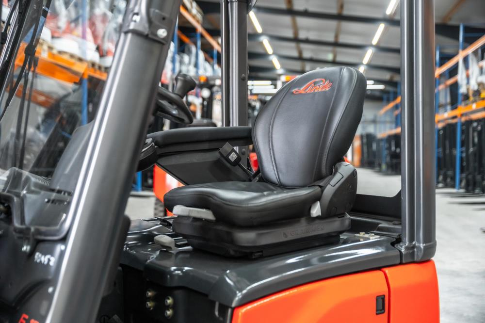 Linde E 12-01 el-gaffeltruck - 1200 kg, 3150 mm - brugt - billede 6