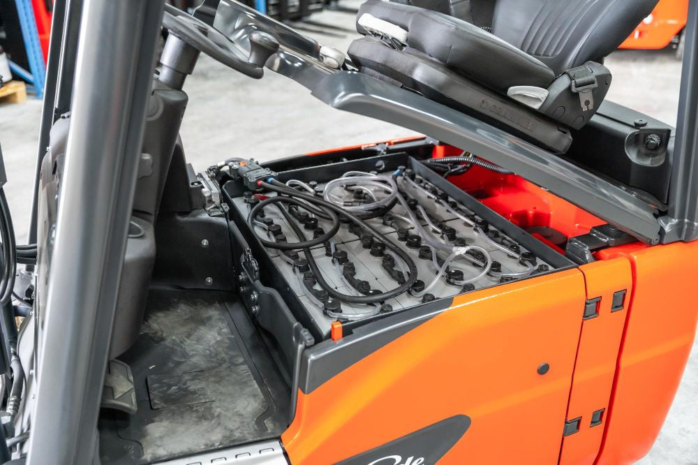 Linde E 16-02 el-gaffeltruck - 1600 kg, 3140 mm, årg. 2018, 8595 timer - brugt, billede 2