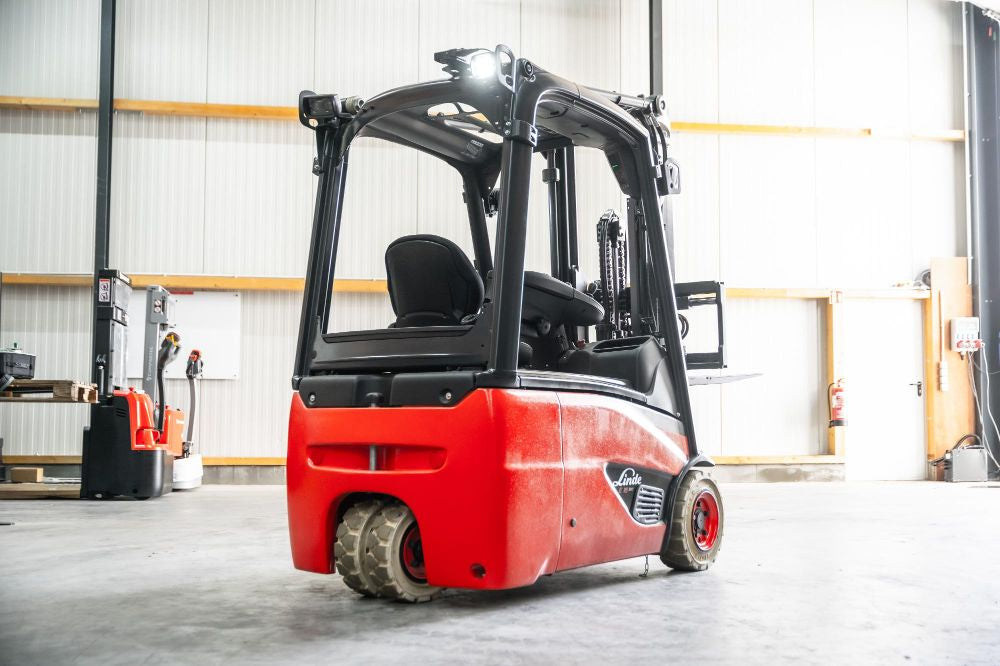 Linde E 16-02 el-gaffeltruck - 1600 kg, 3140 mm, årg. 2018, 8733 timer - brugt, billede 2