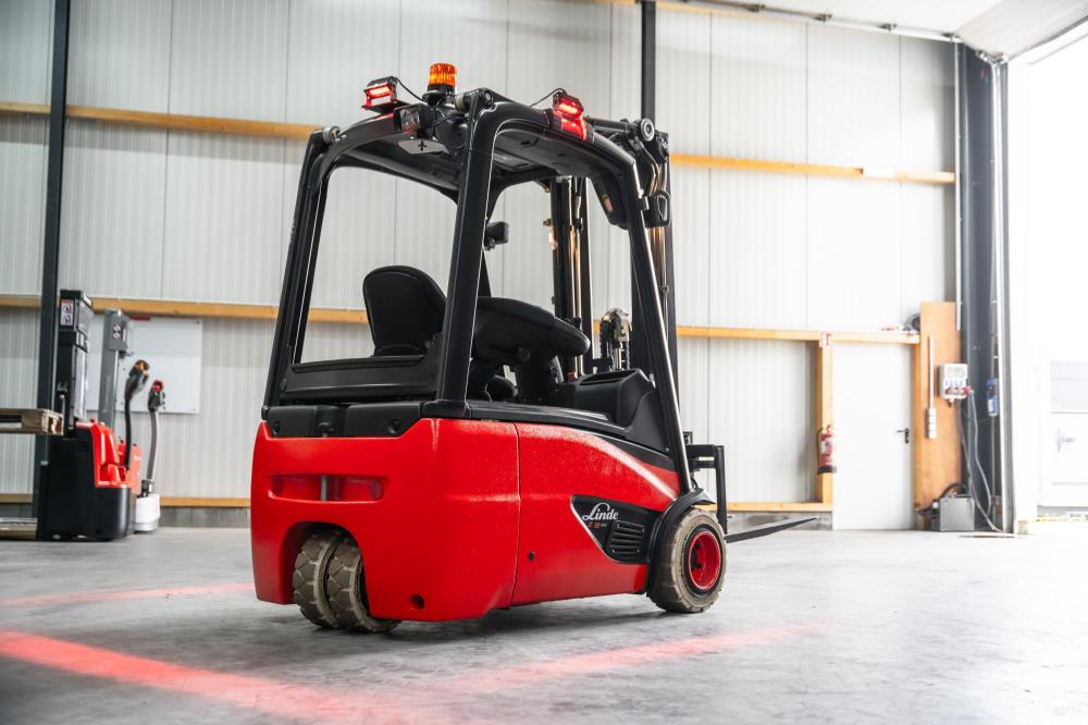 LINDE E 18 el-gaffeltruck - 1800 kg, 4625 mm - brugt - billede 3