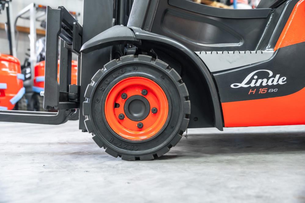 Linde H 16 D-01 diesel-gaffeltruck - 1600 kg, 4770 mm, årg. 2017 - brugt, billede 3