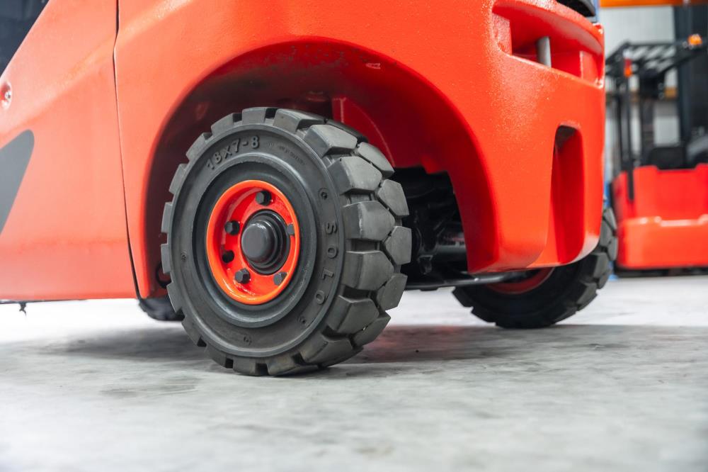 Linde H 16 D-01 diesel-gaffeltruck - 1600 kg, 4770 mm, årg. 2017 - brugt, billede 2