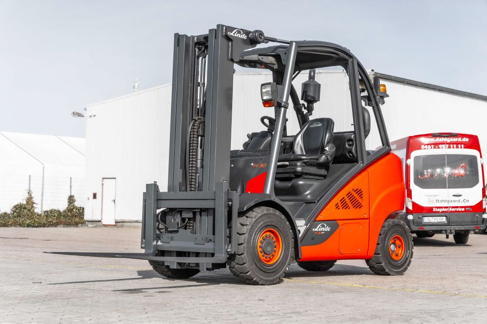 LINDE H 30 D - 02 diesel-gaffeltruck - 3000 kg, 4650 mm - brugt - billede 2