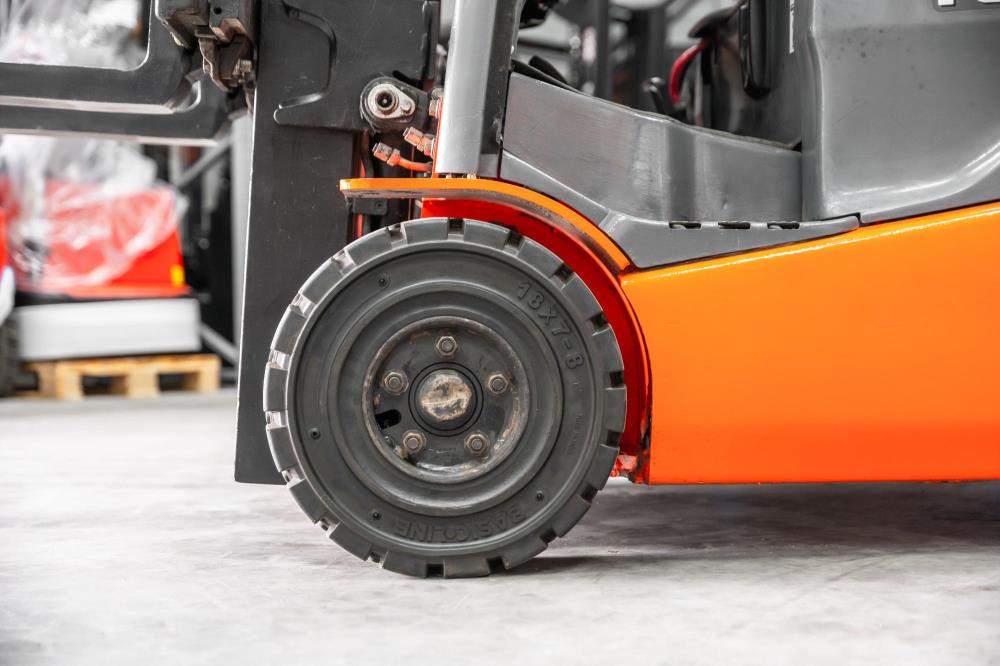 Toyota 8FBET16 Traigo 48 1600 kg 4500mm - el-gaffeltruck - 1600 kg, 4500 mm - billede 4