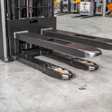 BRUGT: Cesab S316L Elektrisk Stabler med initialløft - 1600 kg kapacitet, løftehøjde 5400 mm