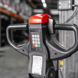 BRUGT: Cesab S316L Elektrisk Stabler med initialløft - 1600 kg kapacitet, løftehøjde 5400 mm