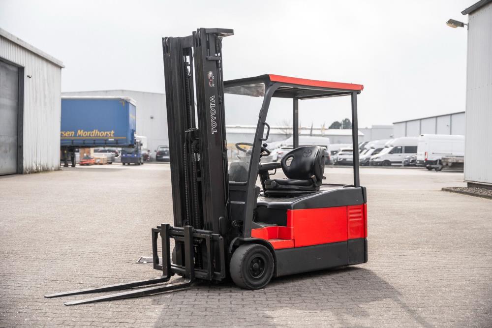 Toyota FBEF16 el-gaffeltruck - 1600 kg, 5500 mm - brugt - billede 1