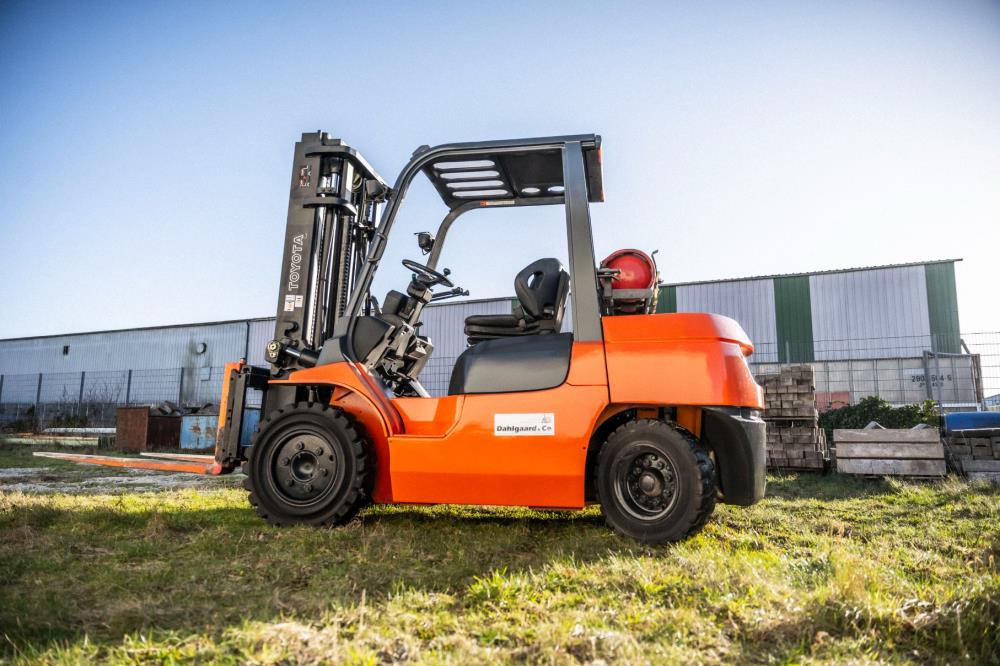 Toyota 02-7FG35 gas-gaffeltruck - 4000 kg, 3000 mm - brugt - billede 1